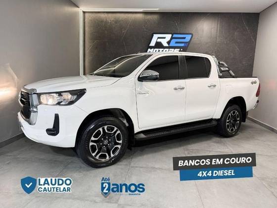 TOYOTA HILUX 2.8 D-4D TURBO DIESEL CD SRV 4X4 AUTOMÁTICO TOYOTA HILUX 2.8 D-4D TURBO DIESEL CD SRV 4X4 AUTOMÁTICO